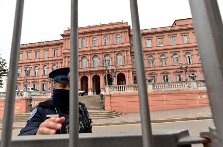  Sin libertad para preguntar: las nuevas restricciones para periodistas en Casa Rosada