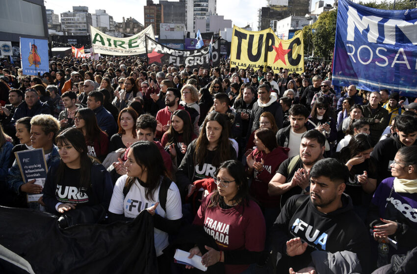 Entre la calle y las ideas que faltan