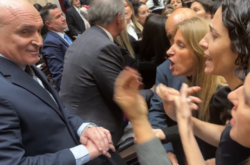  Un límite al odio: Espert fue repudiado y denunciado en pleno debate de Diputados