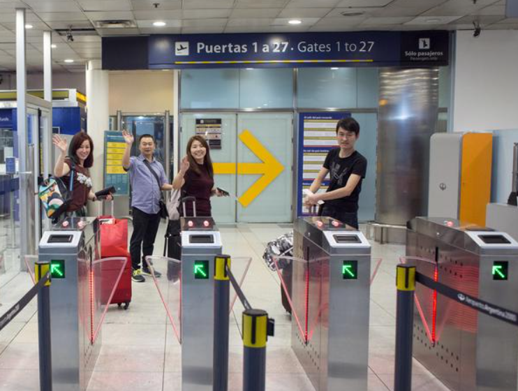  Ahora decide EE.UU.: Argentina flexibiliza el ingreso de extranjeros con visa norteamericana  