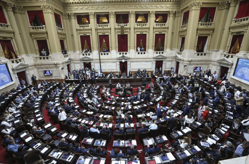 Milei intenta blindarse de una nueva paliza en el Congreso