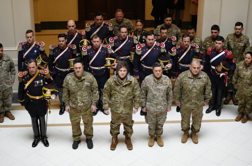  Sin acto, pero con fajina militar