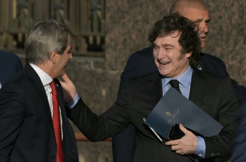  Pese al freno del Congreso, el Gobierno pasa a disponibilidad a 460 trabajadores de organismos