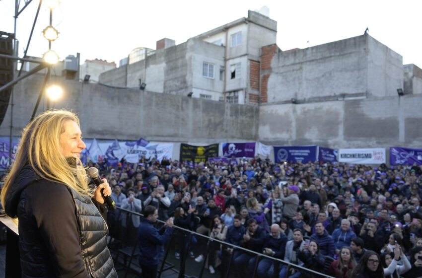 Ajuste y un escándalo de corrupción, un combo letal para el Gobierno de cara a las elecciones
