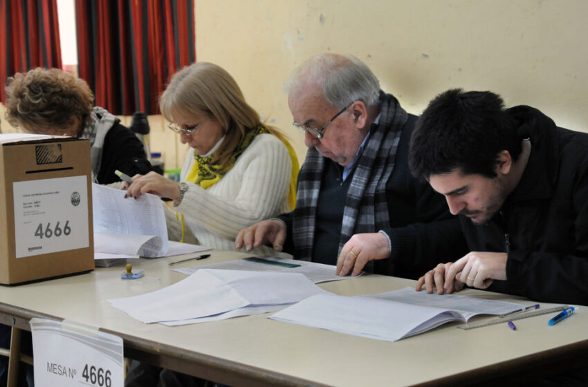 El Gobierno fijó cuánto cobrarán las autoridades de mesa en octubre: los montos