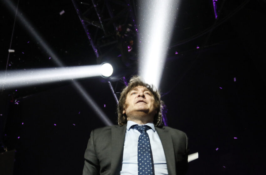 Javier Milei entre el escándalo por coimas, el intento de censura y el viaje a Las Vegas