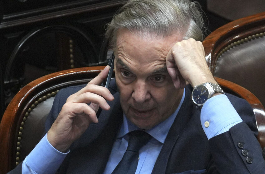 Miguel Ángel Pichetto apuntó contra el Gobierno tras la suba del dólar