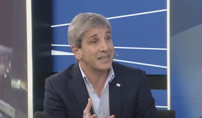  Caputo regresó de EE. UU. con más dudas que certezas: descartó la dolarización y sin detalles del apoyo financiero