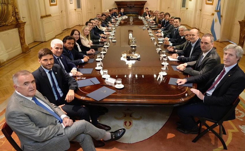  Milei se reunió con gobernadores en la Rosada para blindar su plan de reformas