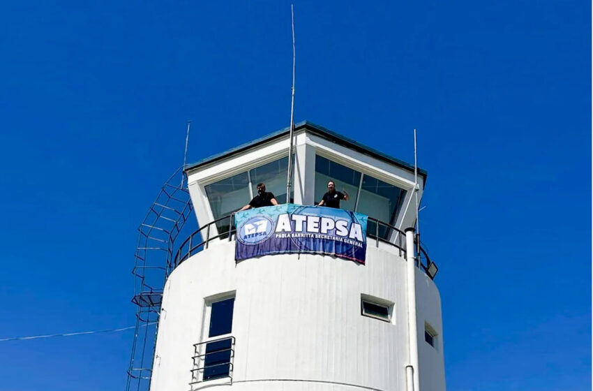  Los controladores aéreos anunciaron nueve paros para noviembre