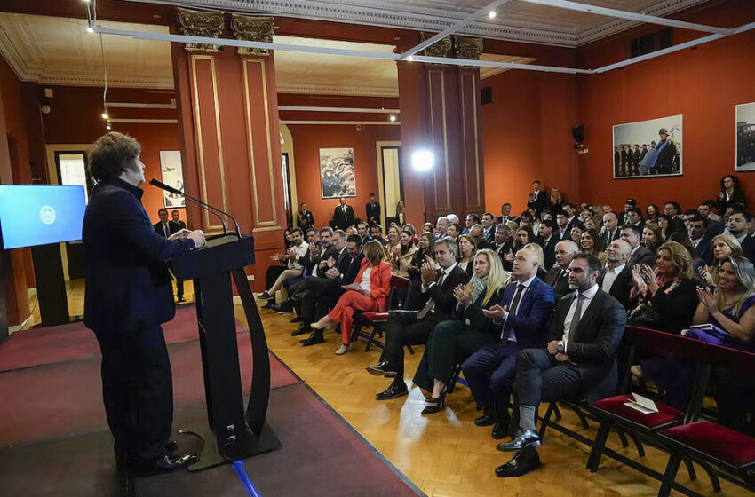  La arenga de Milei antes de viajar a Miami