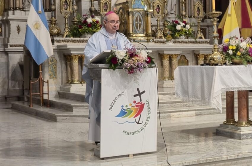  Los obispos católicos llamaron a estar junto a los que sufren