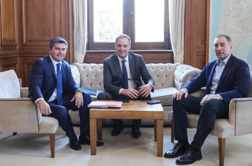  Santilli escuchó a Orrego y Llaryora: el diálogo con las provincias arranca con reclamos 